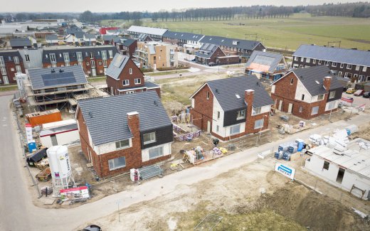 6 woningen te Holten uit de steigers